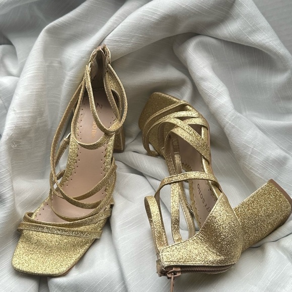 Gold Strappy Block Heel Sandals women size 8 sparkly zipper back 3’ heels party - Picture 2 of 15